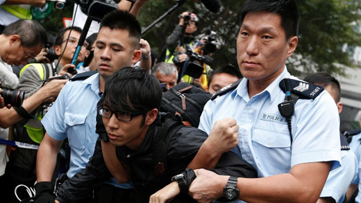 hong-kong-protest-police-cl.jpg
